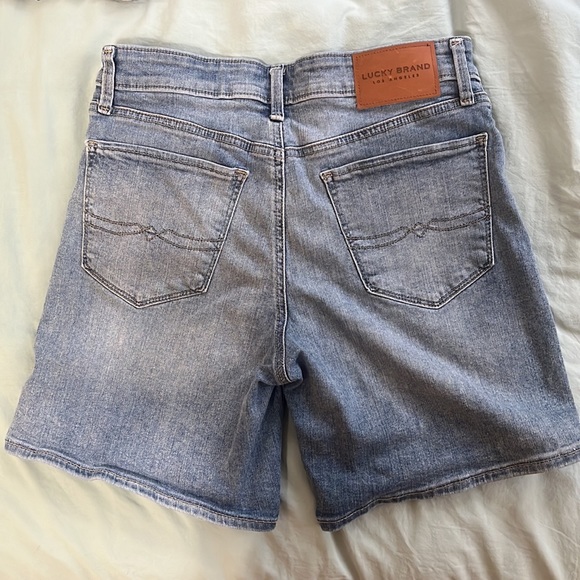 Lucky Brand denim shorts - Picture 2 of 3